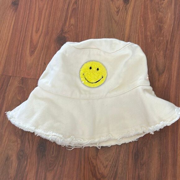 Jocelyn beige canvas bucket hat one size smiley face